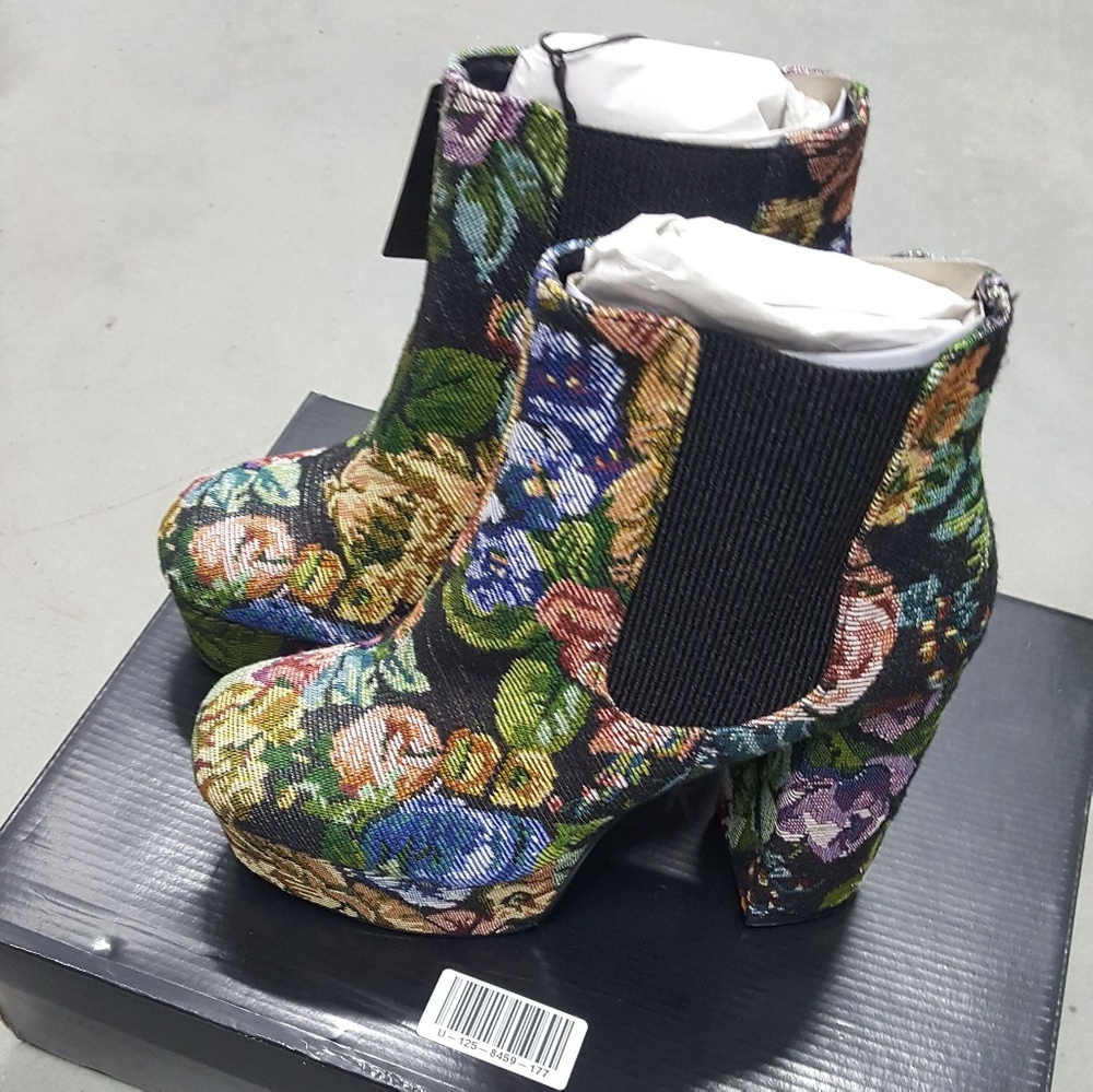 Forever 21 ankle boot
